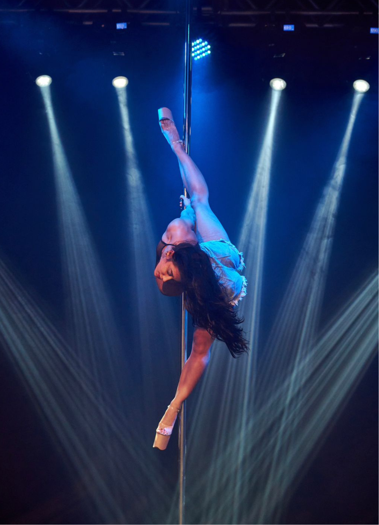Pole Dancer Natália Leal em apresentação